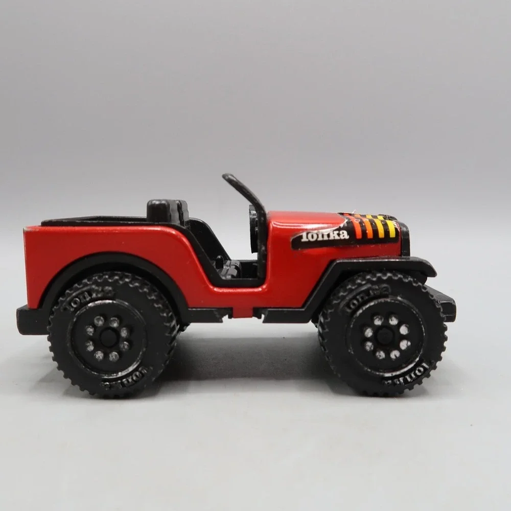 Vintage Red and Black Tonka Jeep Truck No Roll Bar 4.5